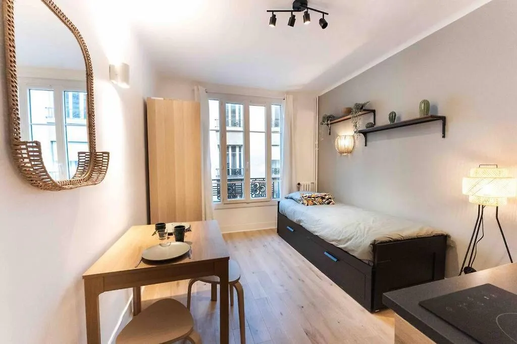 Beau Studio Neuf Beaugrenelle Paris